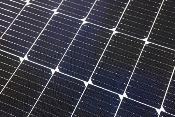 ¿Qué pasa si instalo paneles solares sin avisar a CFE?